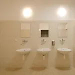 Lägenhetshotell Zamek Castle - Predzamci Forecastle Racice (Vyskov)