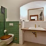 Zamek Castle - Predzamci Forecastle Lägenhetshotell