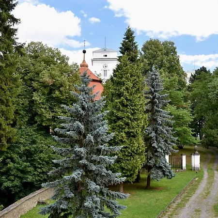 Apart-hotel Zamek Castle - Predzamci Forecastle