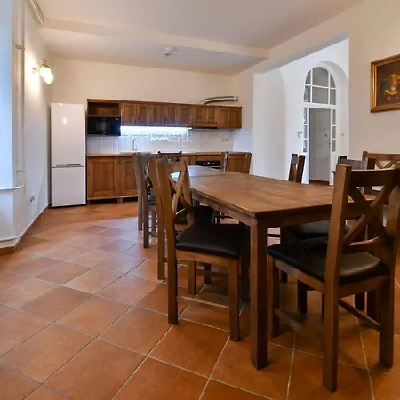 Aparthotel Zamek Castle - Predzamci Forecastle *