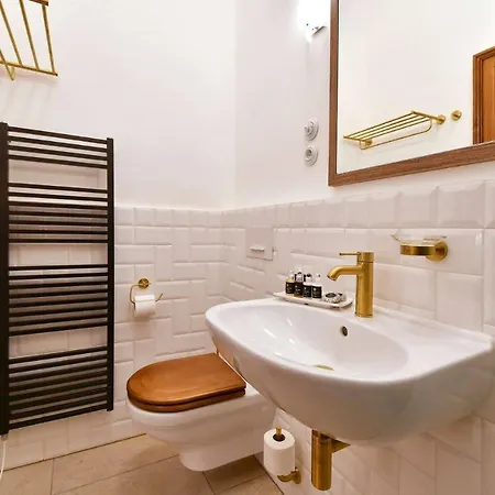 Apart-hotel Zámek Castle - Předzámčí Forecastle *
