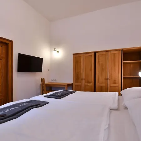 Zamek Castle - Predzamci Forecastle Apart-hotel