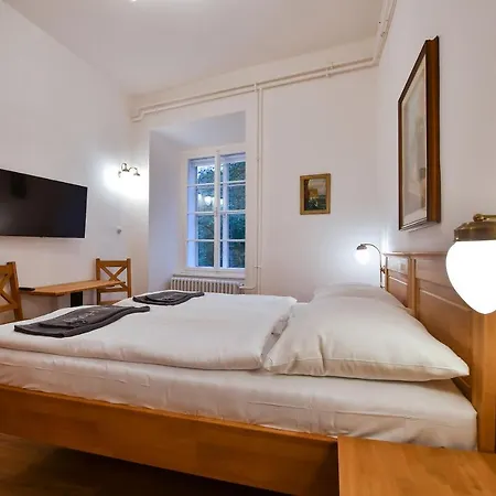 Zamek Castle - Predzamci Forecastle Aparthotel Racice (Vyskov)