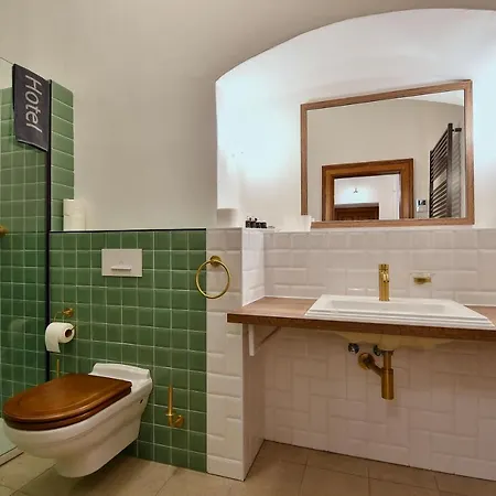 Zámek Castle - Předzámčí Forecastle Apart-hotel
