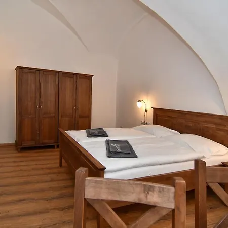 Zamek Castle - Predzamci Forecastle Aparthotel *