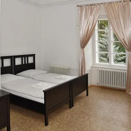 Apart-hotel Zámek Castle - Předzámčí Forecastle
