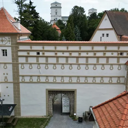 Apart-hotel Zámek Castle - Předzámčí Forecastle *
