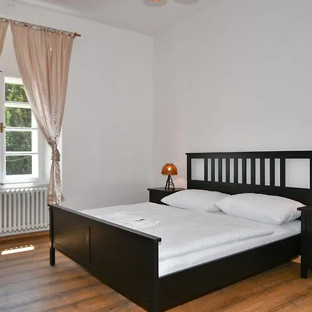 Zamek Castle - Predzamci Forecastle Apart-hotel Racice (Vyskov)