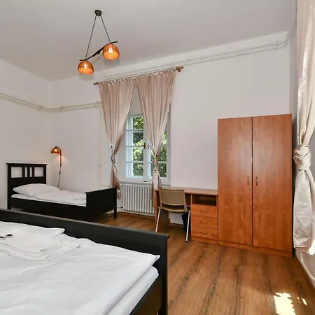 Zamek Castle - Predzamci Forecastle Apart-hotel