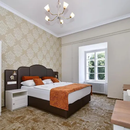 Apart-hotel Zamek Castle - Predzamci Forecastle Racice (Vyskov)