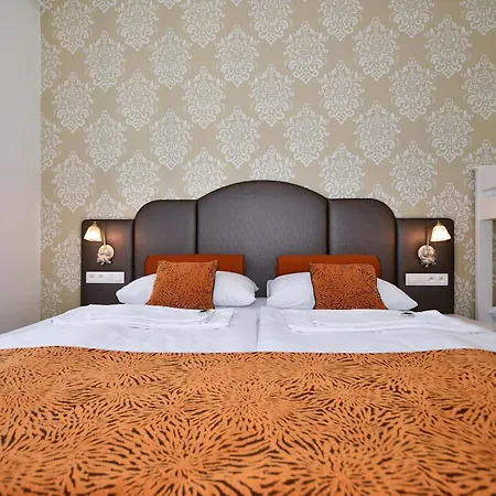 Apart-hotel Zamek Castle - Predzamci Forecastle Racice (Vyskov)