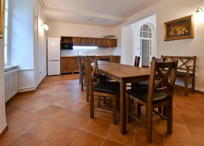 Aparthotel Zamek Castle - Predzamci Forecastle *