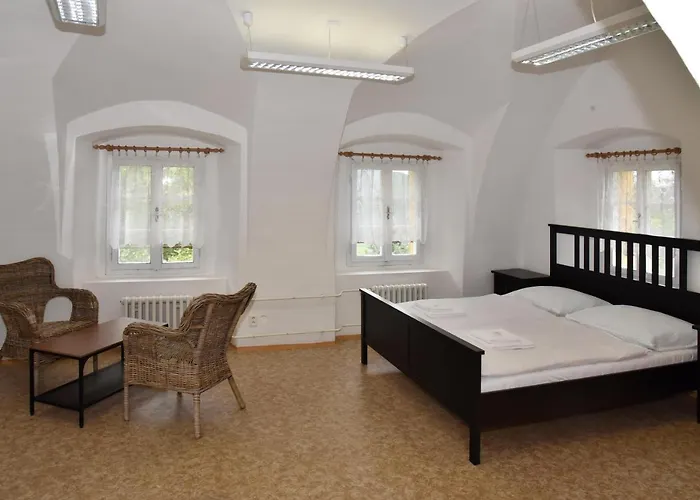 Zamek Castle - Predzamci Forecastle Lägenhetshotell *