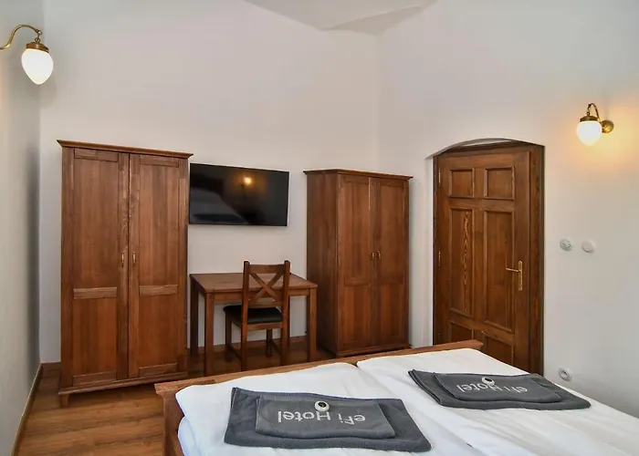 Zamek Castle - Predzamci Forecastle Aparthotel *