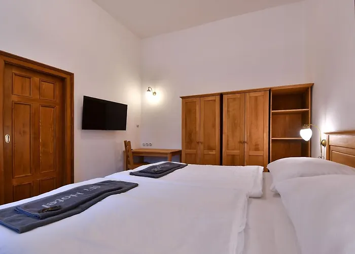 Zámek Castle - Předzámčí Forecastle Aparthotel