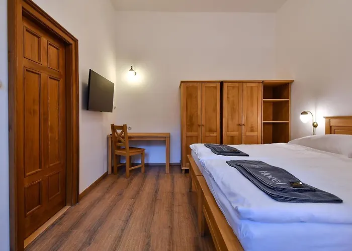 Zámek Castle - Předzámčí Forecastle * Racice (Vyskov)