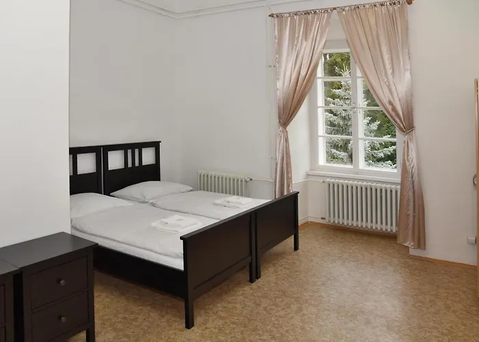 Aparthotel Zamek Castle - Predzamci Forecastle